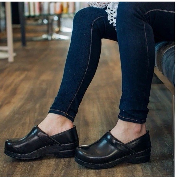 Sanita Pro Cabrio Black Brush Leather Professional Clog Women's EU 37 Wide NEW!! - Picture 6 of 8